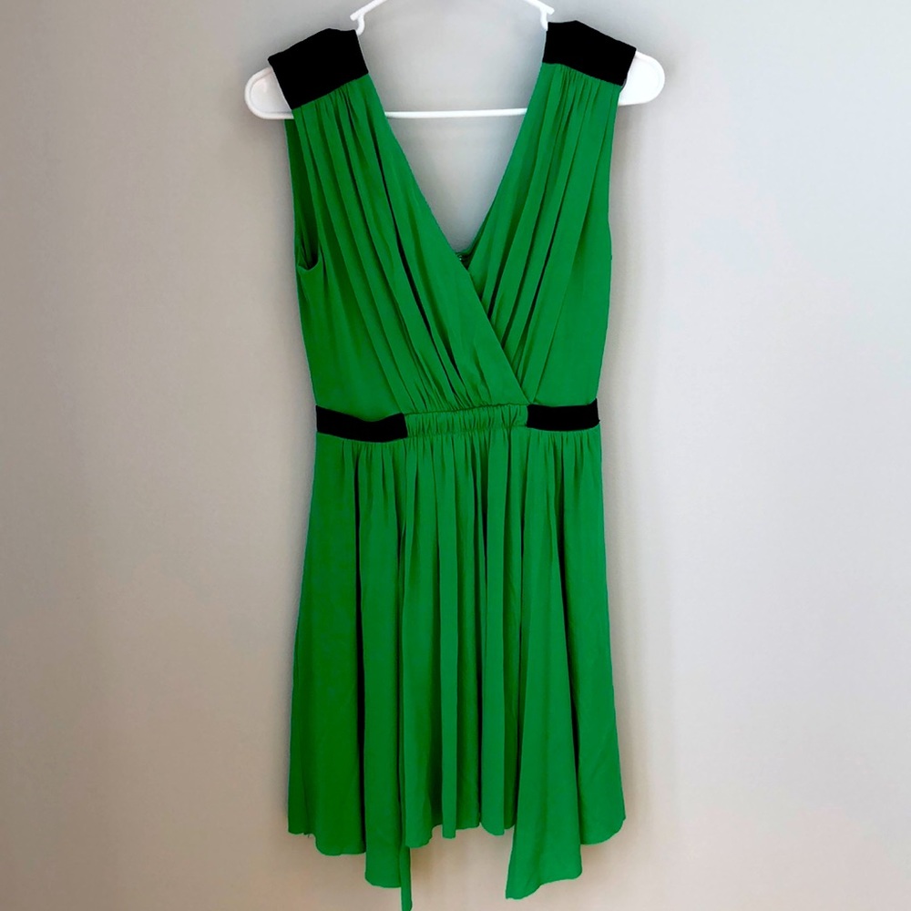 BCBG MAXAZRIA Dress. EverGreen/black.